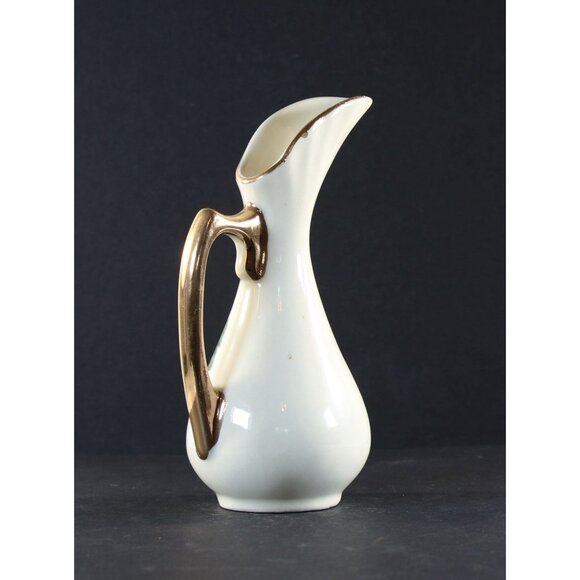 Hand Painted Pitcher Colonial Scene Gilded Accents 6.5" Japan 1950s GC - Picture 5 of 9